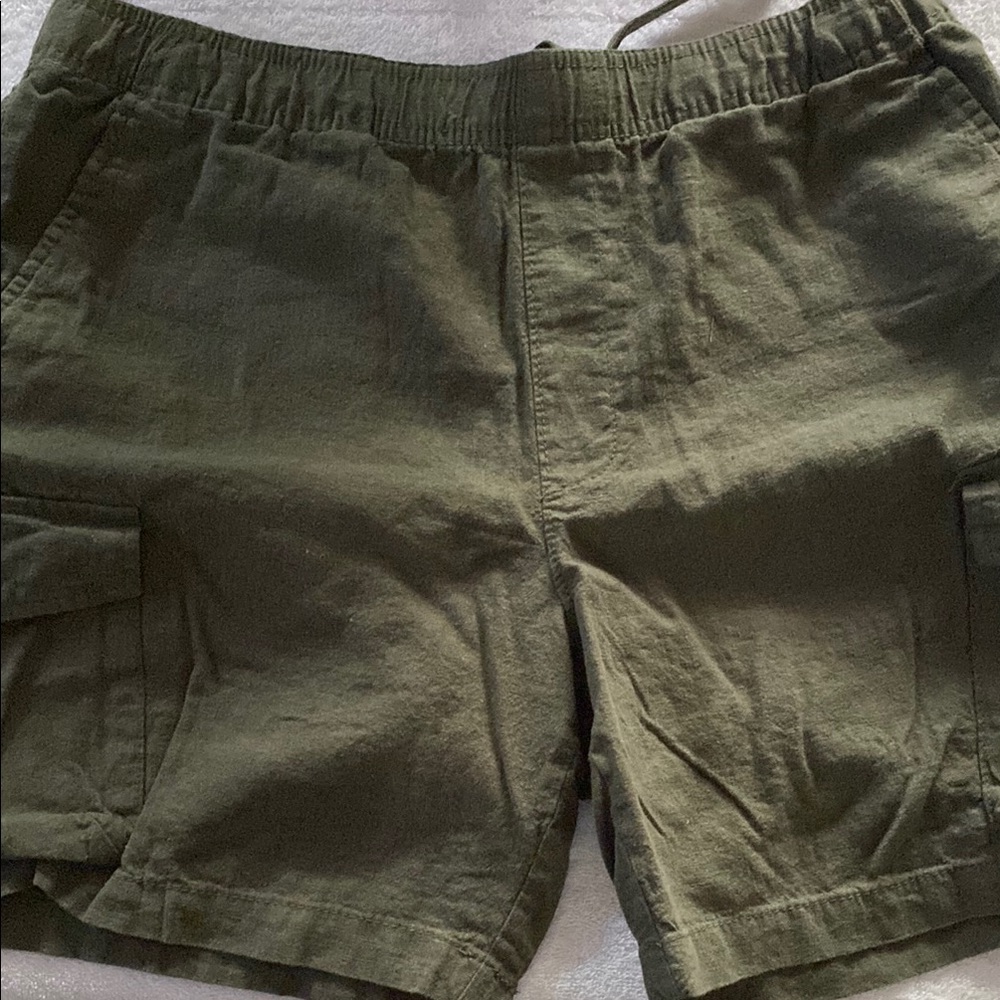 Olive Green Men's Cargo Shorts - Picture 1 of 8